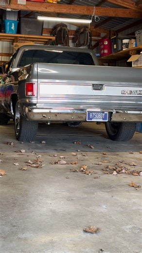 C R A I G C A M P B E L L on Instagram: "Cold start! So powerful it blew my phone off the stand 😂 #383stroker @blueprint_engines #87squarebody"