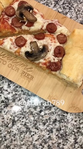 The krusty krab pizza is the pizza for you and me!☺️💛 #MakeBakeShake #scoobdance #sarahsfictionfood #foryou #foryoupage #trend #viral #fyp #spongebob