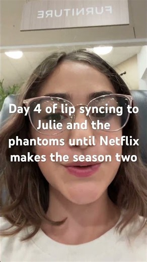 Plzzzz Netflix # Luke # Julie and the phantoms