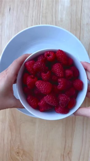 Greek Yogurt Chia pudding is one of my go to breakfast for years now. It’s so delicious and packed with protein. Comment the word “chia” and I will send you the recipe to your DM https://healthyfitnessmeals.com/greek-yogurt-chia-pudding/ | Healthy Fitness Meals