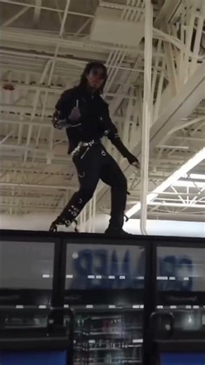 Michael Jackson Prank In Walmart😂