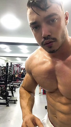 Issam Polska Instagram and Snapchat Accounts