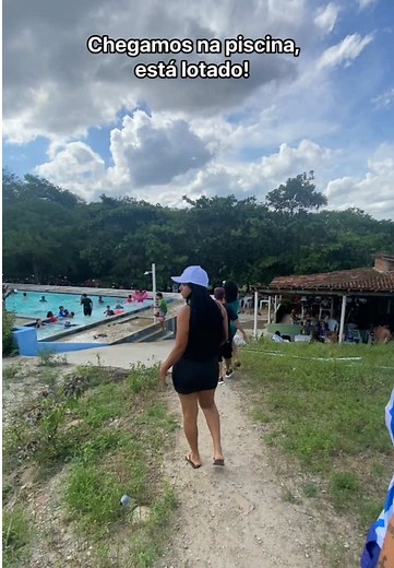 Dia de Piscina Divertido com as Meninas