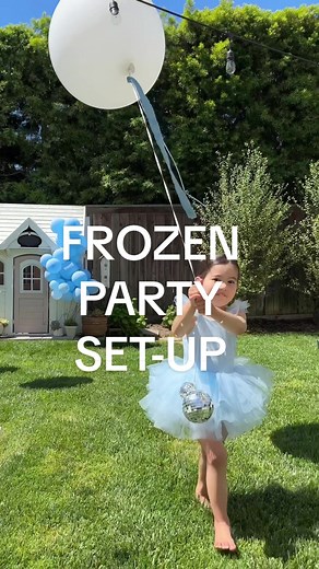 Frozen Birthday Party Setup: DIY Backdrop & More!