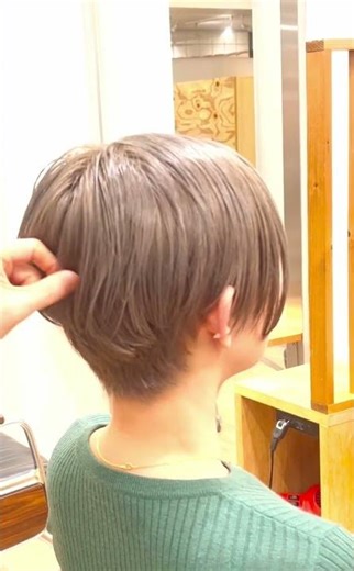 #グラデーションボブ #動くヘアカタログ #山田実行 #フラッタリングヘアカット #contrast hair #ショートボブ #jikko #hair #プラチナカラー #bob