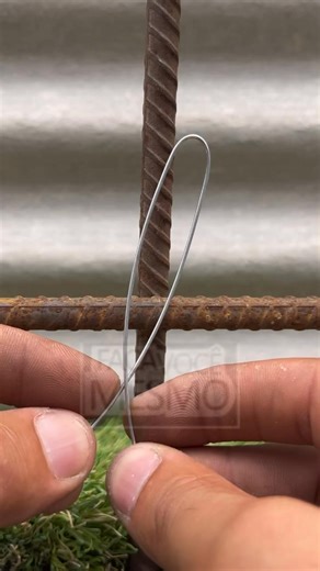 The simple tie that locks rebar in place More grip with less effort #USAConstruction #RebarTying #BuilderTip | Creative Tips