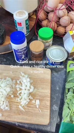 You can leave out the cayenne pepper if you want - or add any flavours at all! Here’s what I put in - this was enough for 2 servings 1/2 onion Tsp garlic 2x cups of precooked brown rice (store bought sunrise cups but you can use any) 185g can tuna in spring water (or any flavour you prefer) 1/2 tsp cayenne pepper Soy sauce Juice of half a lemon Spinach Salt pepper 2-3 eggs (whisked) Sweet chilli for the top and more lemon Cook the onions with garlic, add your rice and tuna and stir fry the. Add 