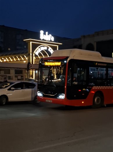 7 və 7A eyni kadrda) iki ideal Bu avtobuslardan razısınız? 7 • Mərkəzi Bazar - Avtovağzal NMM - SDU - Dəmiryol Vağzalı NMM - Heydər Əliyev Parkı (dairəvi) 7A • Heydər Əliyev Parkı - SDU - Avtovağzal NMM - Mərkəzi Bazar - 10, 17 mkr. (dairəvi) Gediş haqqı: 50 qəp. (nağd) #sumqayit #bus #keşfet #fyppppppppppppppppppppppp #tutdaala🥴🌹