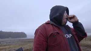 Haa Atx̲aayi Haa K̲usteeyix̲ Sitee "Our Food is Our Way of Life" Deer Hunting in Hoonah, Alaska: Jay leads us on a hunt for Sitka black-tailed deer near Hoonah, Alaska. Continuing a long tradition, he hunts not only to feed himself but to share with his community. #TlingitFoods #NativeAmericanHeritageMonth Learn more about Tlingit foods: https://www.nps.gov/articles/000/tlingit-food-way-of-life.htm Learn more about Tlingit heritage: https://www.nps.gov/locations/alaska/native-heritage-glba.htm A