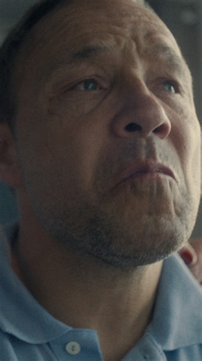 383K views · 8.4K reactions | Es inevitable que los padres de Jamie se pregunten si podrían haber hecho algo más para evitar lo que sucedió. Seguimos con el corazón encogido con #Adolescencia. | Netflix | Facebook