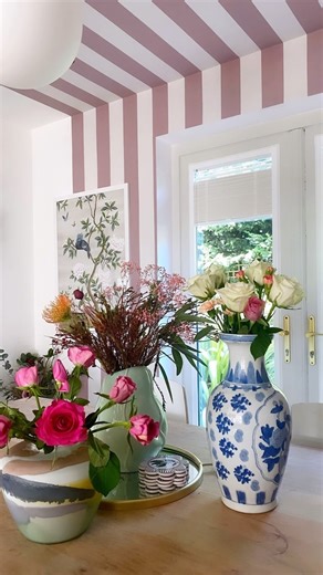 Painting Stripes It’s an oldie but hopefully a goodie! I thought I would do a mini series on painting stripes as I’ve had a few questions lately. have standard ceilings so the stripes have helped to create an illusion of height. I’ll try to do a step by step guide on how I did this. My colours are @farrowandball Cinder Rose and Great White. Today I’m talking spacing because it can get confusing when you first start painting stripes. In the next video I’ll talk about how to get crisp lines. #stri