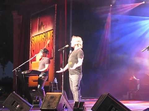 "Tragedy"-Stayin' Alive (Bee Gees Tribute) @ EPCOT 2010