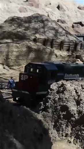 G scale southern pacific Gp38 #southernpacific #majortom #modeltrains