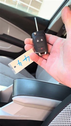 2015 Chevy equinox reprogramming to new flip remote keys not an instructional video ￼