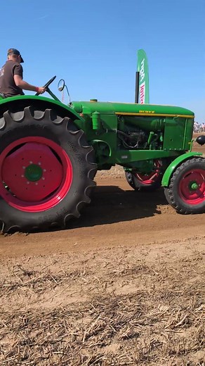 tractor pulling. Deutz D55?