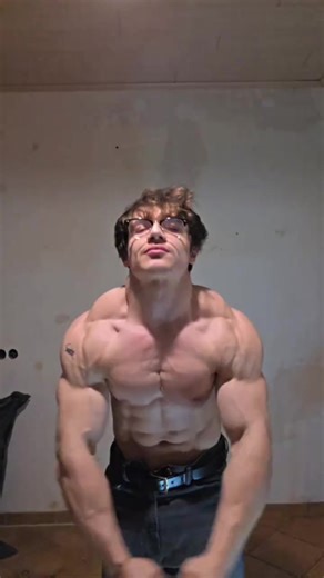 Big Pecs #posedown #muscles #flex #body #bodybuilder