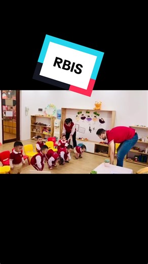 We had a blast with various activities 🎉 🦒 Giraffe Class reviewed phonics and made 2D shapes with playdough. 🐬 Dolphin Class created paper watering cans. 🐼 Panda Class made colorful paper kites. 🐨 Koala Class enjoyed a fun glasses and hair craft, full of creativity and laughter. www.rbis.edu.vn #RBIS #EarlyLearning #RBISKids #esl #ActiveLearning