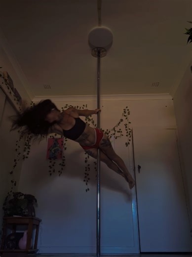 cool little superman transition 👌 #poletrick #spinpole #fyp