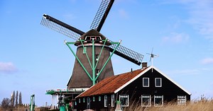 Dutch windmill offers last link to paint made in Vermeer’s day