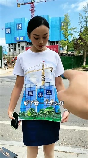 Transcript of A Beautiful Painting🎨 on my sister's T-shirts🎽✨#shorts