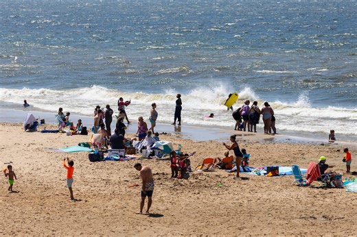 28 Michigan beaches closed, under advisories ahead of crisp August weekend