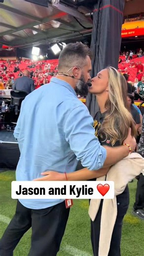 Jason and Kelly are the most perfect couple in American football 💖 #JasonAndKylie#CoupleGoals#PerfectMatch#Relationship#LoveWins#PerfectMatch