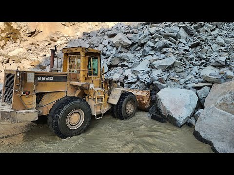 Incredible Process of Loading Rocks into Dump Trucks & Transporting Them to Crushing Plants