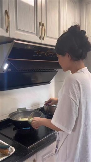 你家老公也这样吗，废话连篇，又聋又哑又瞎，@粤G德伯 干啥啥不行，拉屎第一名#两夫妻 #好笑好笑真好笑