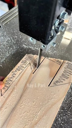 Skill saw tricks #woodworking #woodscraft #wood #diy #wooddesigner #woodstatue #satisfying