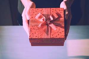 Should You Give Your Ex A Gift After A Breakup? Here Are The Rules