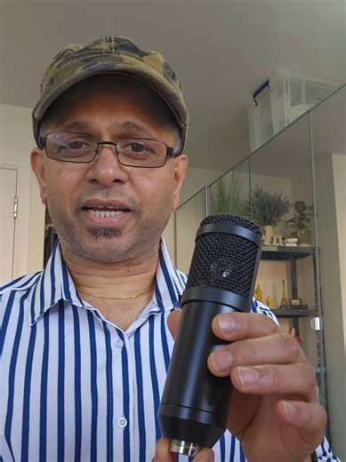 உங்கள் குரலை இனிமையாக்க இந்தப் பொருள் பயன்படும் Professional Grade BM800 Microphone with V8 S Sound Card, Tuner and Volume Control for High-Quality Recording, Singing.