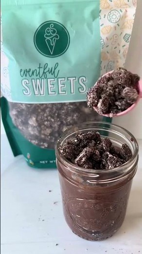 EASY 3-Ingredient Halloween Dirt Jar Dessert (No Bake Recipe!)