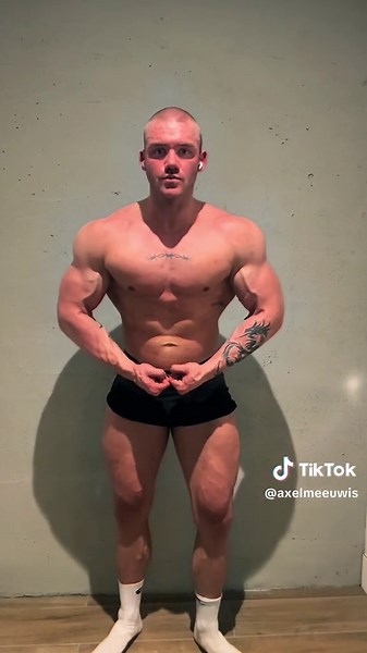 WEEKLY WORKOUT // FULL BODY POSING 2 WEEKS INTO THE CUT⚒️ ⛽️Fueled by @eurosupps [Code: AXELMEEUWIS] #bodybuilding #bodybuilder #bodybuilding_motivation #bodybuildinglifesyle #training #trainingmotivation #workout #workoutmotivation #coach #personalcoach #fitness #gym #fy #fyp #foryou #foryoupage #voorjou #voorjoupagina #belgie #nederland
