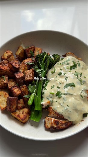 Creamy garlic Parmesan chicken 🤌🏼 Ingredients (serves 2): For the chicken: 2 chicken breasts 1 tsp olive oil 1 tsp paprika 1 tsp oregano 1 tsp onion granules 1 tsp garlic granules Pinch of salt and pepper For the potatoes: 400g potatoes, cubed 1 tsp olive oil 1 tsp paprika 1 tsp oregano 1 tsp onion granules 1 tsp garlic granules Pinch of salt and pepper For the sauce: 3 garlic cloves, minced 200ml low fat crème fraiche 150ml chicken stock 40g light cream cheese 30g grated Parmesan 1 tsp Dijon 