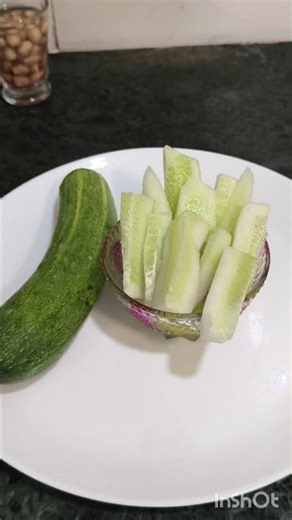 खाली पेट खीरा खाने के फायदे #food #helthbenefits #ytshorts #cucumber #healthyhabits #shorts