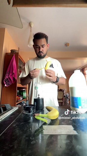 How To Make a Delicious Banana Milk Shake