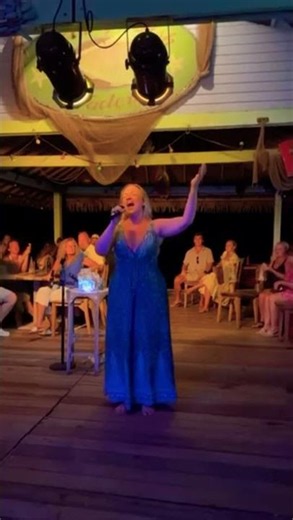 Ohh boi she can Sing ‪@sophiemol‬ 🎤 🔥🔥🔥.. check her out at Bugaloe Bar #aruba #fyp