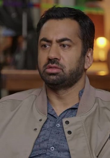 Deadbeat S03:E02 - Digging Up the Past