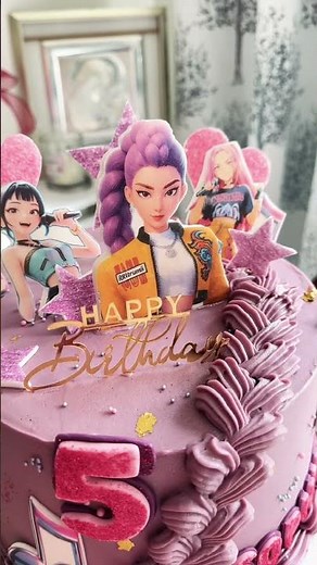 K- pop demon hunters theme cake!❤️🎀 #cake #baker #birthdaycake #shortcake #kpop #golden