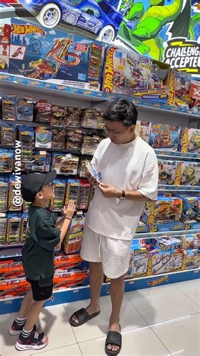 finally have a color-changing hotwheels #dewivanow #hotwheels #colorshifters