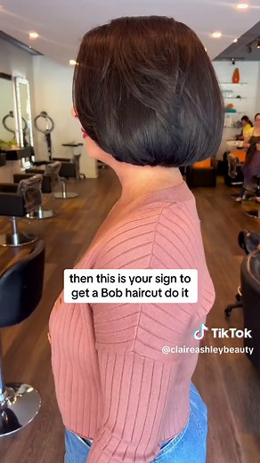 bob haircut or getting a short ear length chin bob haircut is the best hack ever to save you time getting ready in your morning routine! ✂️ Hair by @Kess Hair & Skin Care Shorter Drying Time: Bobs typically have less hair volume, which means quicker blow-drying and styling. Effortless Styling: Bobs are known for their easy-to-manage style, reducing the time spent on elaborate hairstyling. Fewer Tangles: Shorter hair is less prone to tangling, reducing the time needed for detangling and brushing.