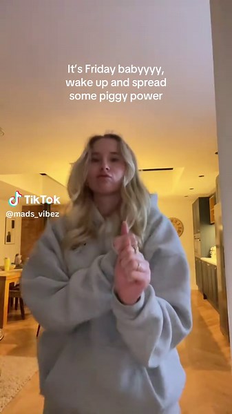 It’s Friday ladies #friday #piggypower #sing #singmovie #fyp Friday Piggy power