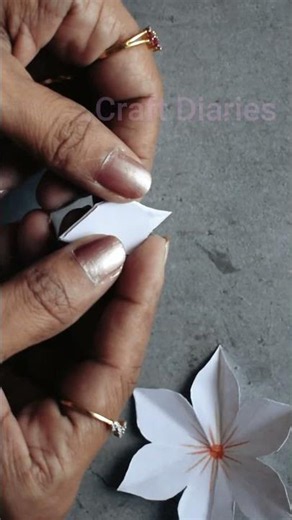 Easy Paper Flowers 🌼| Paper Flower to decorate the wall #paperflower #ytshorts