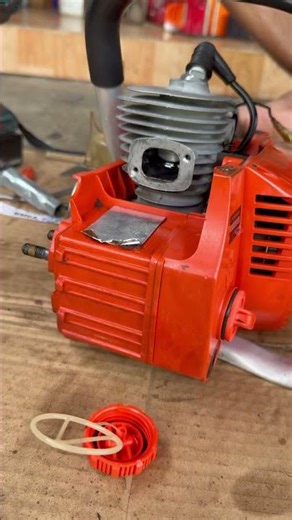 Check the engine compression after repairing the chainsaw — what do you think about it?