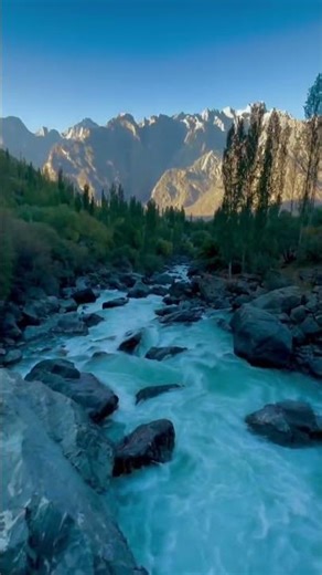 Himalaya water 🌊 beautiful jagah life mein jana chahie #shorts #himalayas #pahadilifestyle