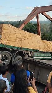 TULAY SA ALCALA, CAGAYAN NAHUGMAK Ang Piggatan Bridge sa Alcala, Cagayan nahugno, gikataho nga naglakip sa daghang mga trailer truck, sumala sa Municipal Disaster Risk Reduction and Management Office Alcala. Padayon pa nga giimbestigahan ang insidente, matod sa taho sa Cagayan Provincial Information Office. 📸: ctto | Biliran Island