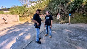 Explaining to the class the Close Contact Shooting Method and how it is executed in conjunction with the Wing Guard Technique. | Snooky Cruz