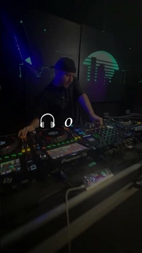 There’s no one “right” way to practice DJing.