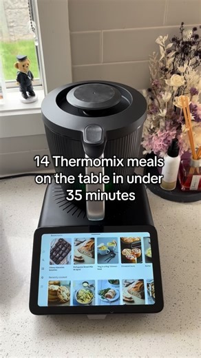 Anna - Peppers Kitchen on Instagram: "14 recipes from Cookidoo that will have dinner on your table in 35 minutes or less. Perfect for busy nights, hungry kids, and anyone who wants home-cooked meals fast without sacrificing flavour. Have you tried any of these, or will you be adding them to your list ASAP? And if you make any — don’t forget to tag @pepperskitchen.au so I can see your creations! 🤍 #thermomix #thermomixaus #cookidoo #vorwerk #familydinners #quickdinner #melbournemums Thermomix fa