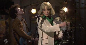 'SNL': St. Vincent Delights with a Dreamy, '70s Influenced Performance